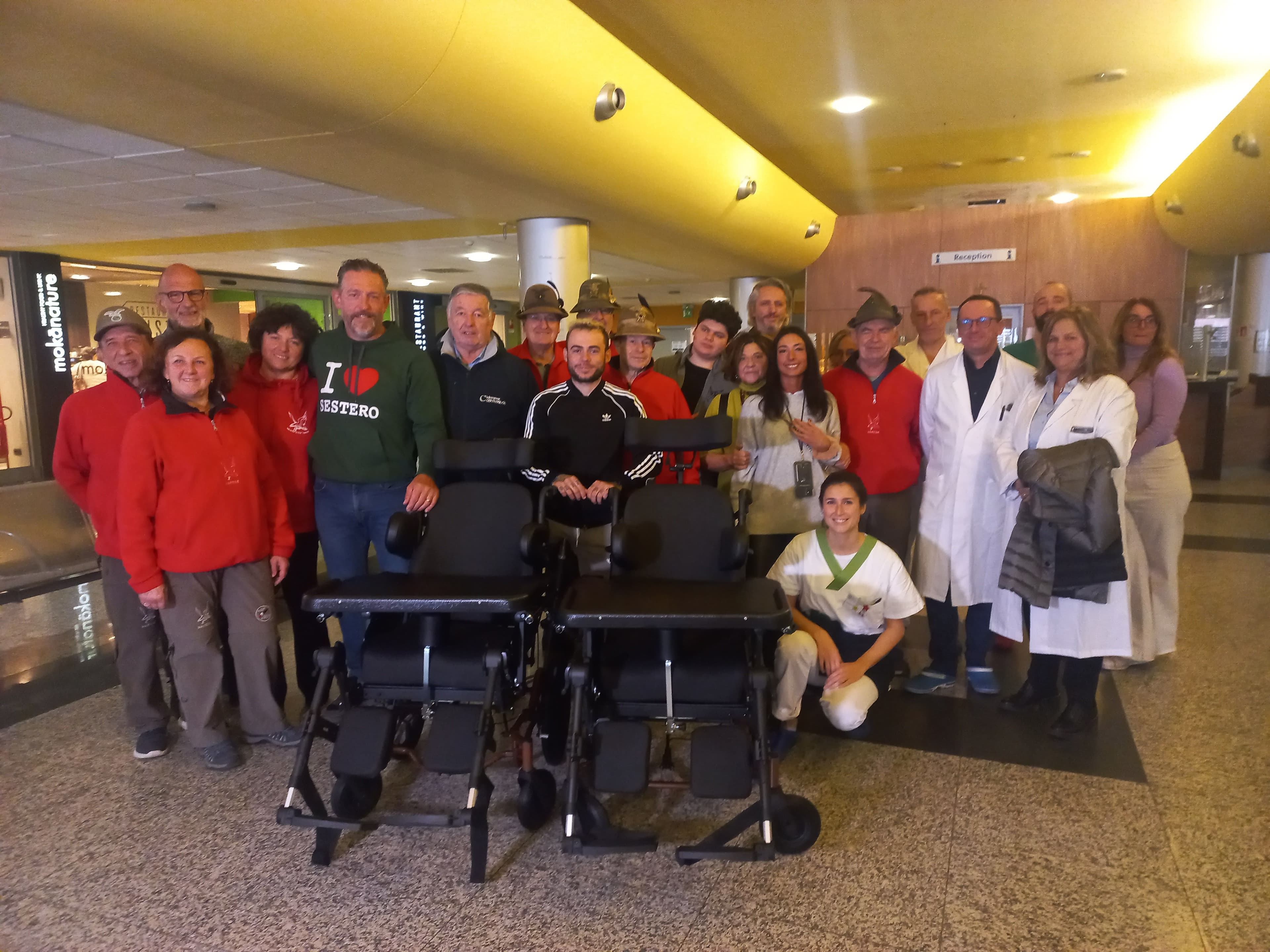 Alpini Varese e Sestero accanto ai pazienti della Rianimazione