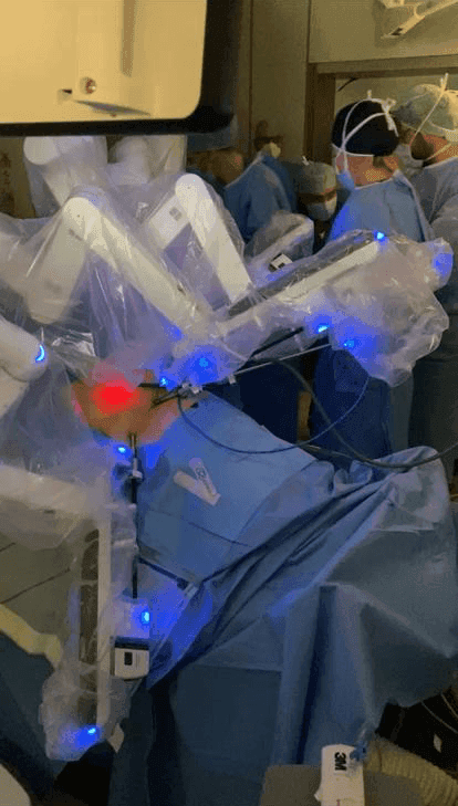 Il Robot chirurgico è entrato in funzione nel Blocco operatorio dell'Ospedale di Circolo: operato ieri il primo paziente dall'équipe di Urologia