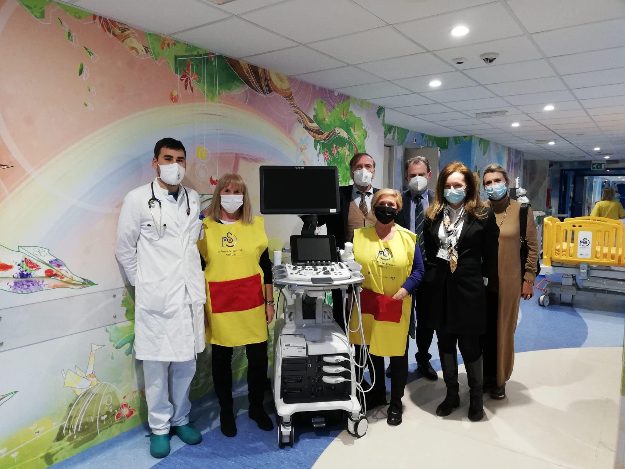 Il Ponte del Sorriso dona un ecografo di ultima generazione al Reparto di Pediatria dell’Ospedale Filippo Del Ponte